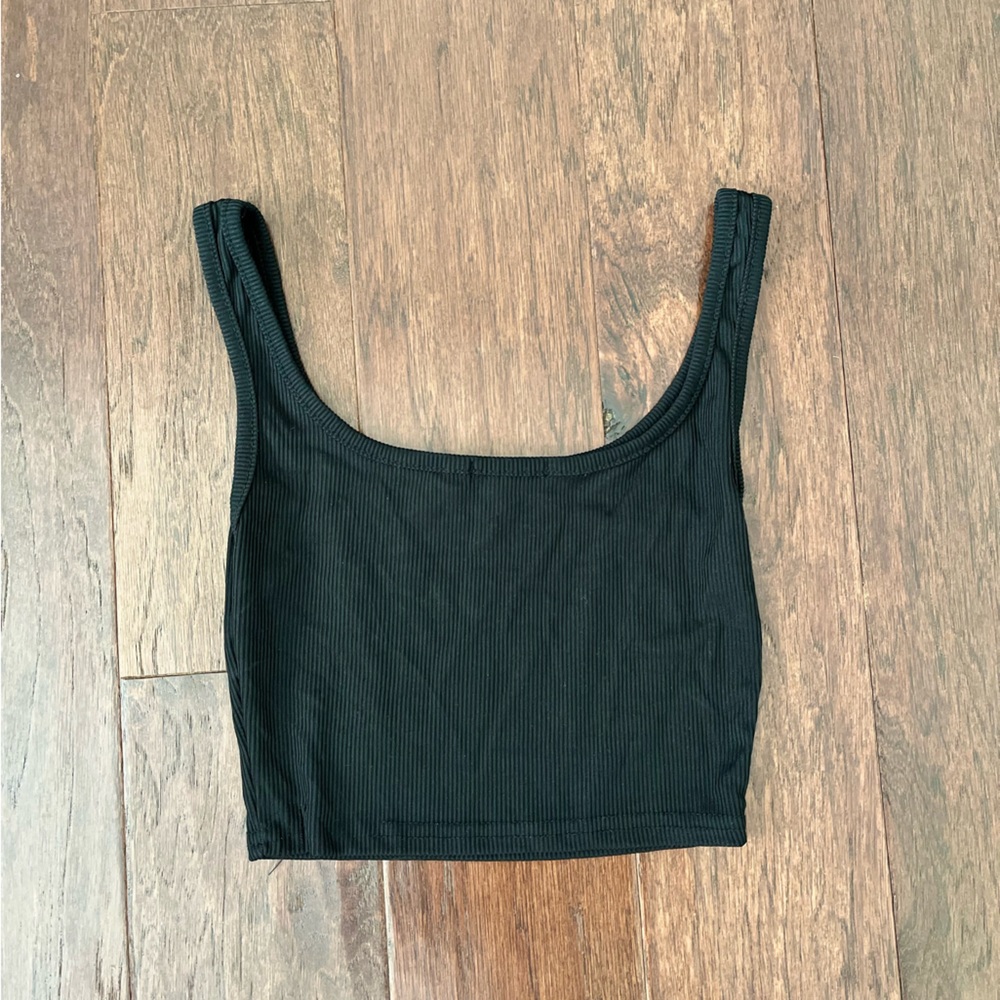 ❤️4 for $28 prettylittlething black ribbed tank